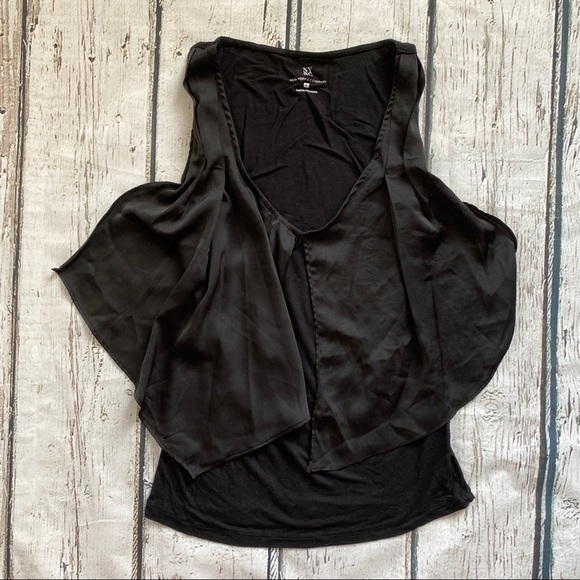 Adorable NY&Co Black flowy top - Picture 1 of 4